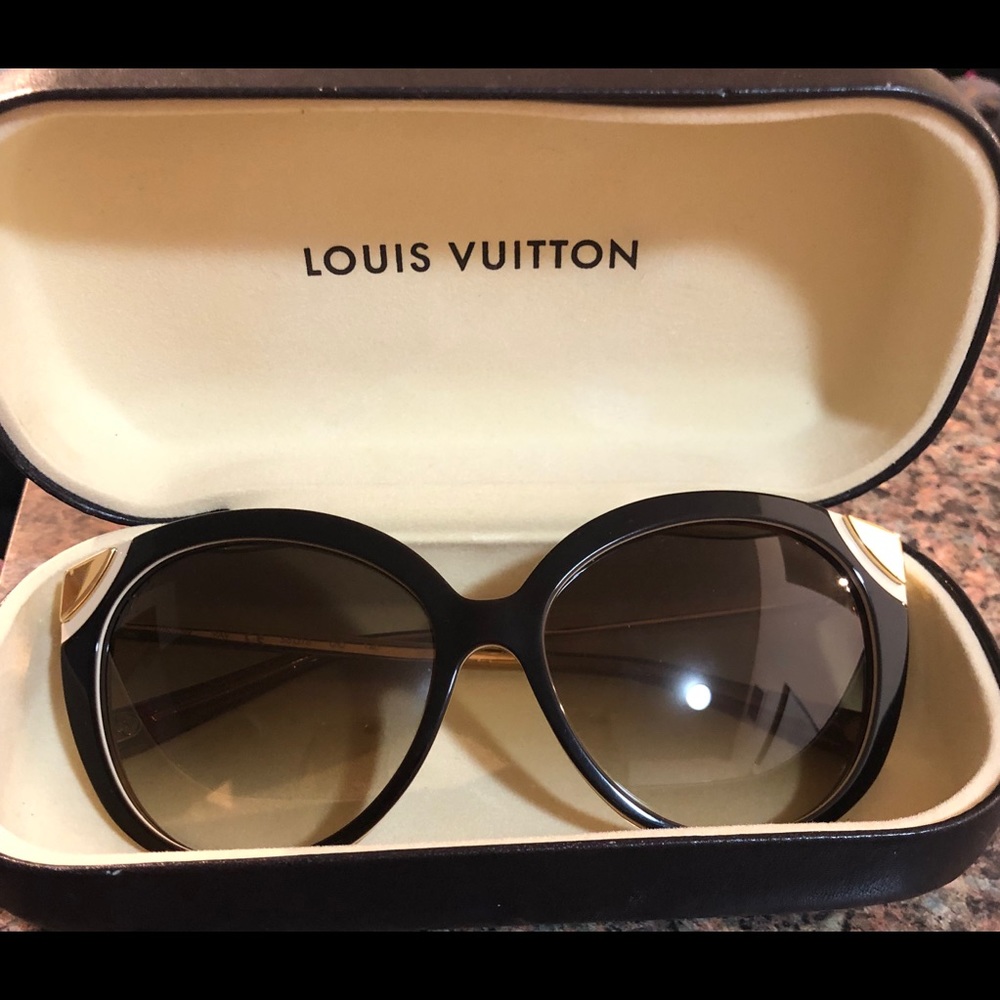 Louis Vuitton Cat eye Sunglasses